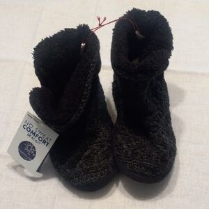Dearfoams Women's Black Knit Slippers